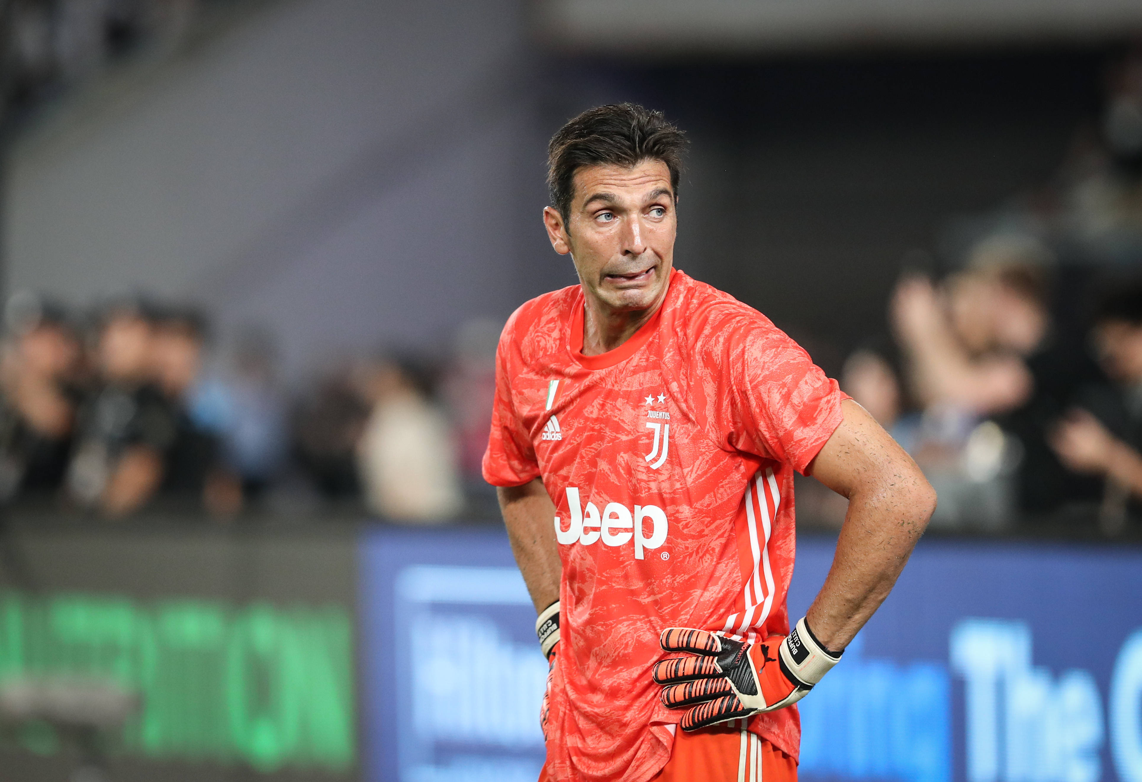 巴黎圣日耳曼官方确认布冯正式退役结束传奇门将生涯的简单介绍