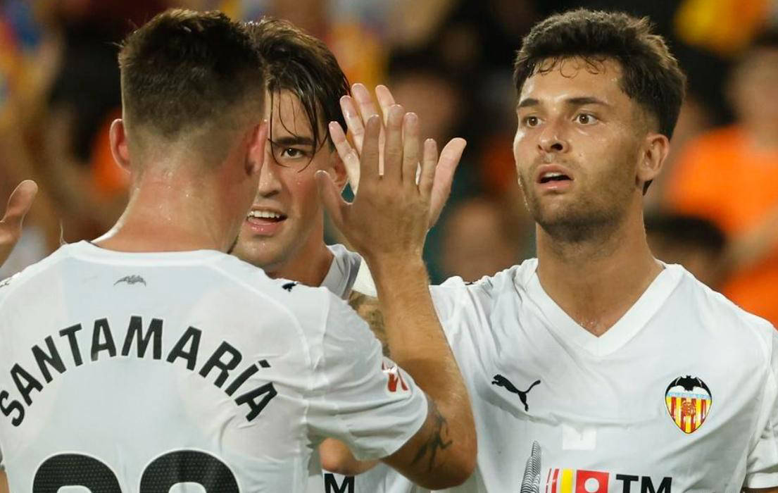 皇马客场2-1力克毕尔巴鄂,赢得新赛季首场胜利 皇马客场2-1力克毕尔巴鄂,赢得新赛季首场胜利