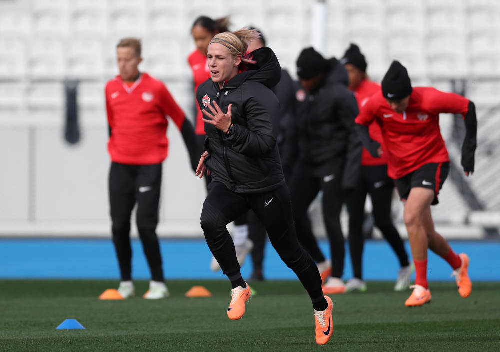 加拿大女足队获胜,晋级半决赛 加拿大女足队获胜,晋级半决赛