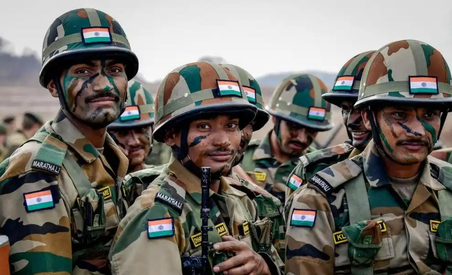 巴基斯坦选手在拳击赛场上精准打击