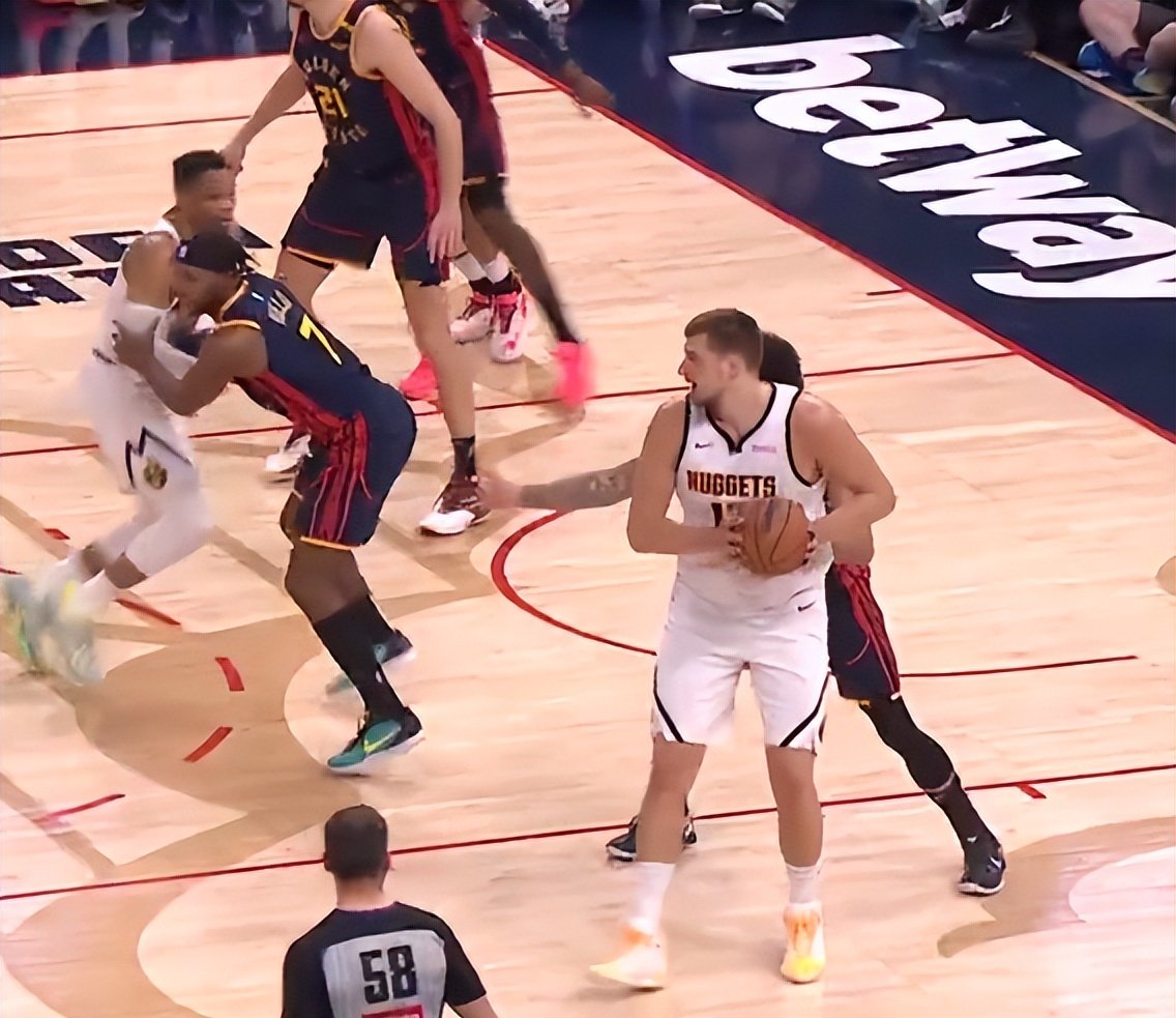 爱游戏app-勇士不敌魔术，遭遇三连败